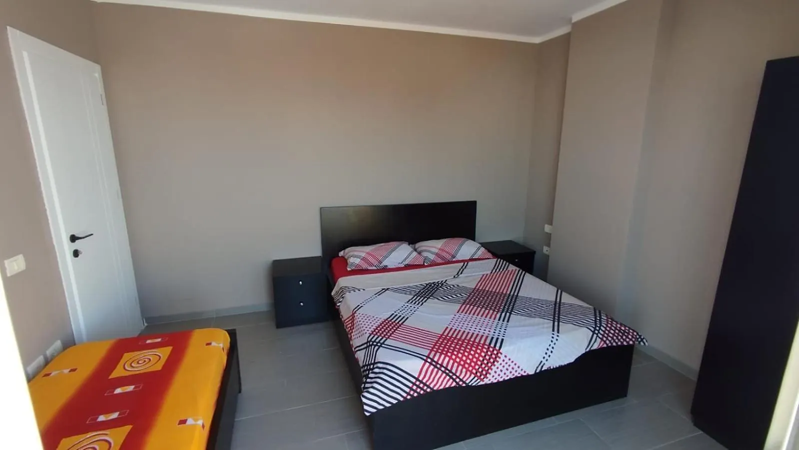 Maksimilian Apartament Δυρράχιο 0*,  Αλβανία